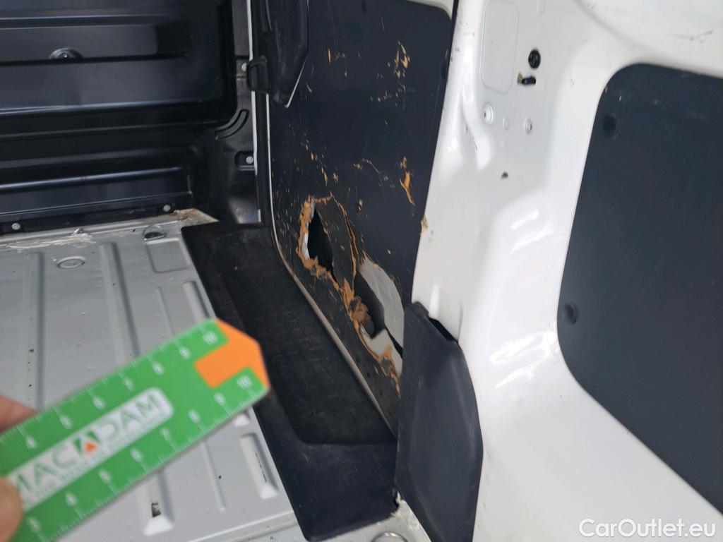  Peugeot  Expert PEUGEOT  / 2016 / 4P / furgón Furgón Premium 1.5 BlueHDi 100 Standard (AC) #25