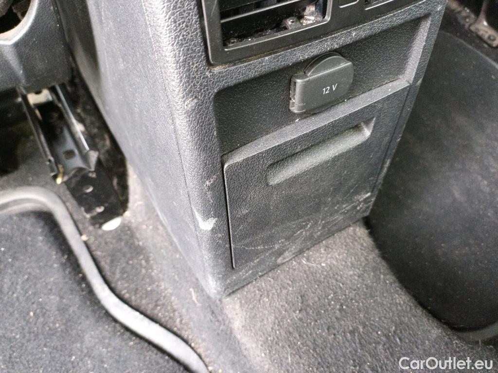  Volkswagen  Caddy VOLKSWAGEN  / 2015 / 5P / combi Outdoor 2.0 TDI 75kW (102CV) BMT DSG #13