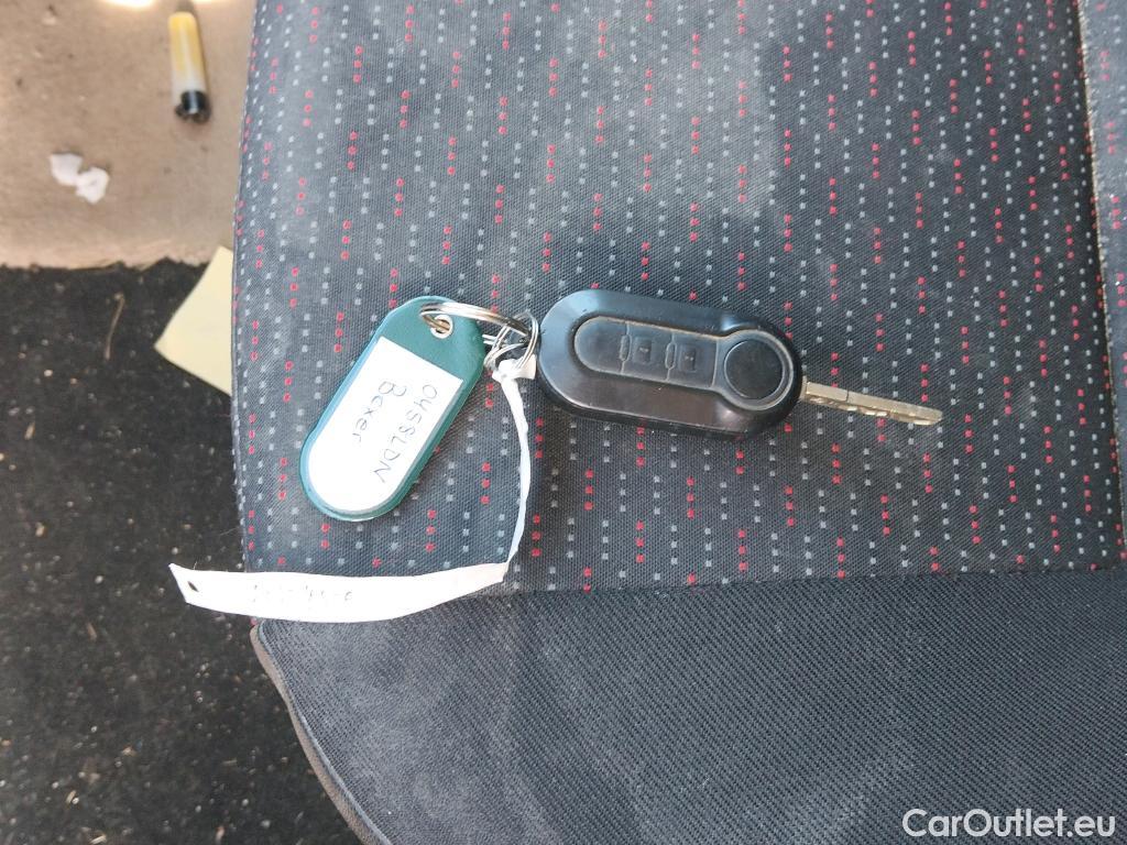  Peugeot  Boxer PEUGEOT  / 2014 / 4P / combi Combi 5/9 Pl 330 L1H1 BlueHDi 88KW (120) #3