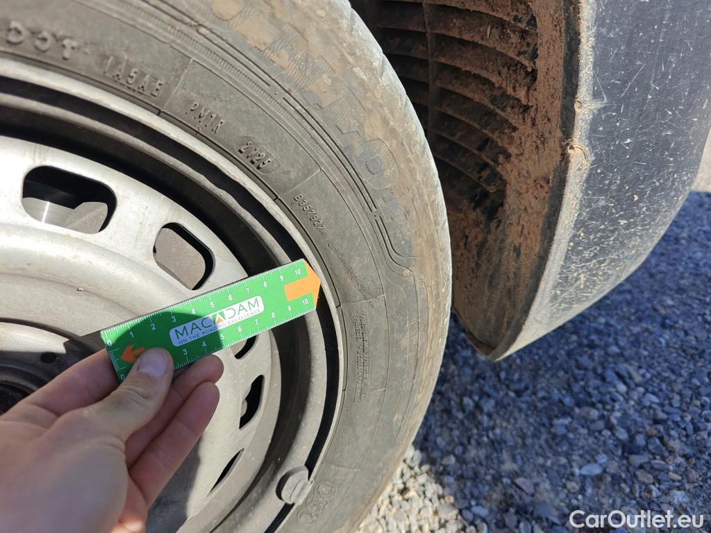  Peugeot  RIFTER PEUGEOT Partner / 2023 / 4P / furgón derivado de turismo Standard 600kg BlueHDi 73kW #47