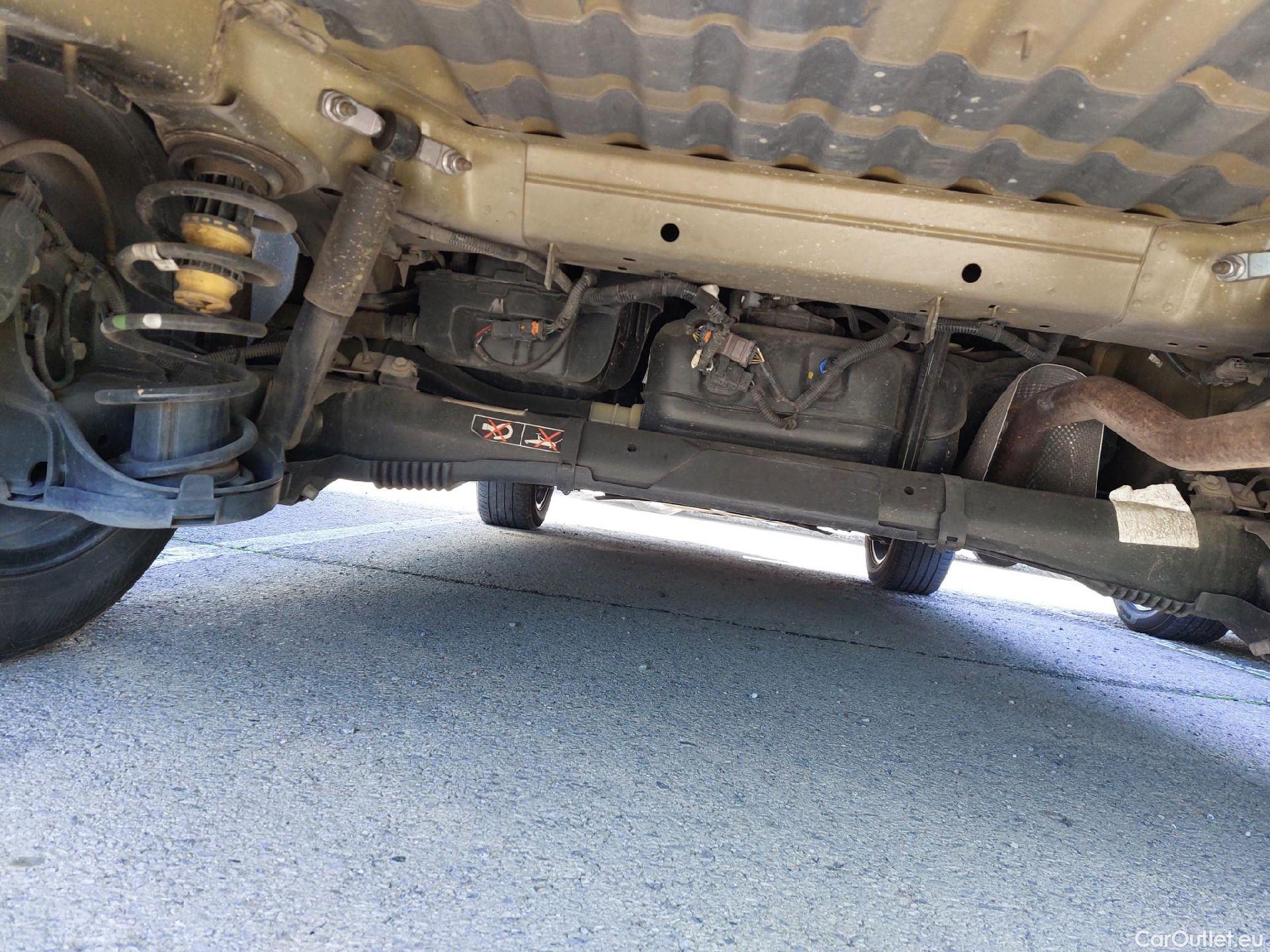  Peugeot  RIFTER PEUGEOT  / 2024 / 5P / combi  GT BlueHDi 130 EAT8 Standard (IND) #4