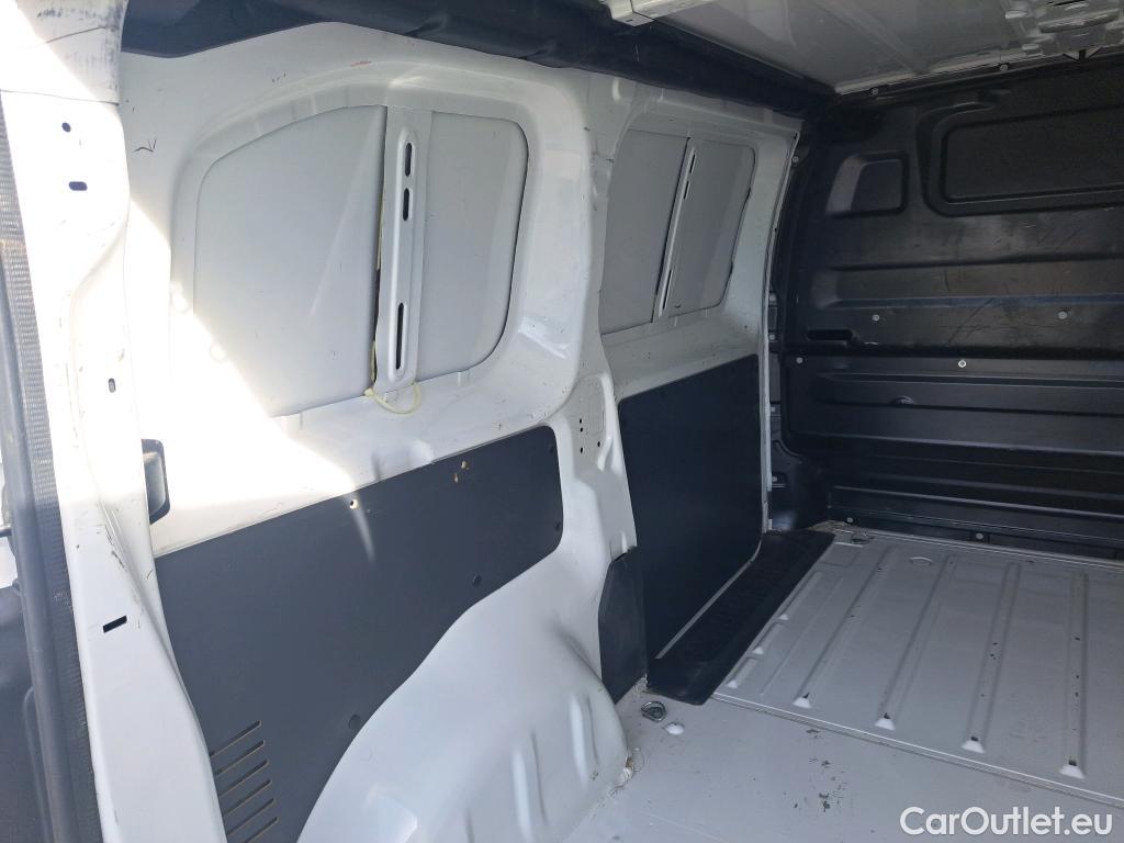  Peugeot  Expert PEUGEOT  / 2016 / 4P / furgón Furgón Premium 1.5 BlueHDi 100 Standard (AC) #64