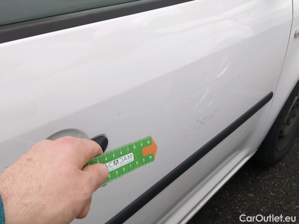  Volkswagen  Caddy VOLKSWAGEN  VU 4p 3G furgón derivado de t Furgón 2.0 TDI 110cv 4motion 4p #23