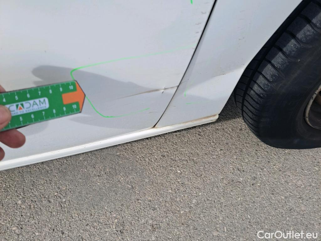  Peugeot  Partner PEUGEOT  / 2018 / 3P / furgón derivado de turismo Pro Standard 1000kg BlueHDi 73kW #37