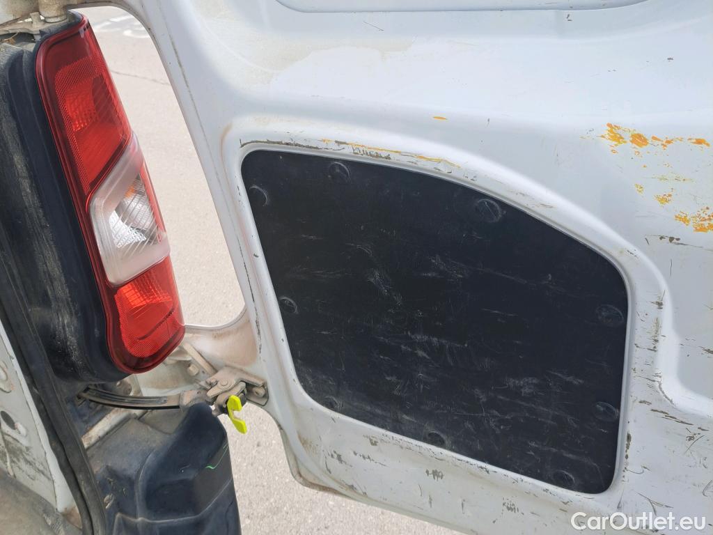  Peugeot  Partner PEUGEOT  / 2018 / 3P / furgón derivado de turismo Pro Standard 1000kg BlueHDi 73kW #74