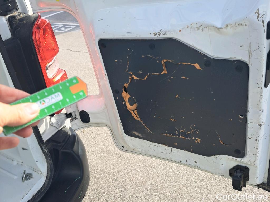  Peugeot  Expert PEUGEOT  / 2016 / 4P / furgón Furgón Premium 1.5 BlueHDi 100 Standard (AC) #42