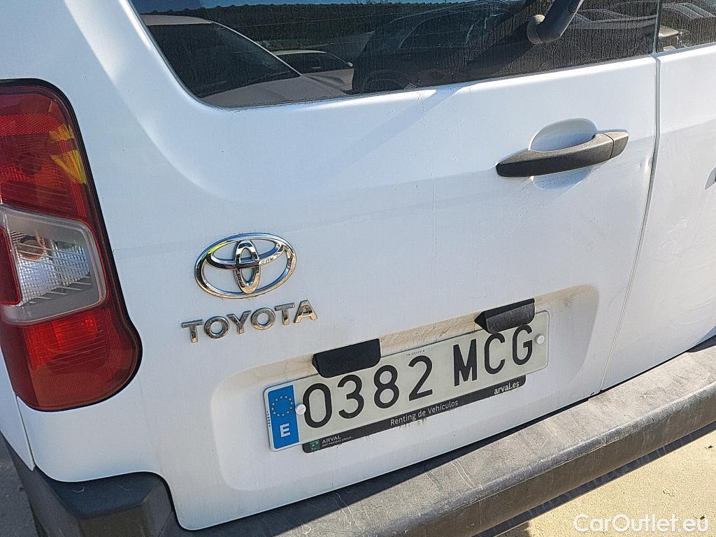  Toyota  Proace TOYOTA  City / 2020 / 4P / combi 1.5D 75kW (100CV) GX L1 #9