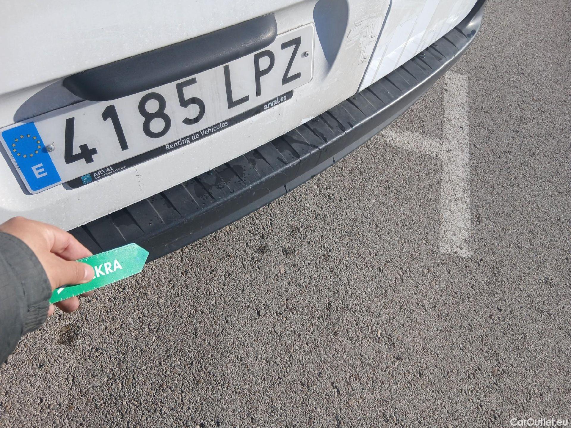  Renault  Kangoo RENAULT  Furgón/2013/4P/furgón derivado de turismo Maxi 2p Blue dCi 70 kW (95CV) #29