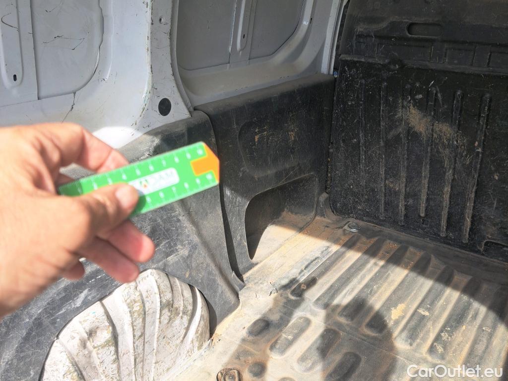  Peugeot  Partner PEUGEOT  / 2018 / 3P / furgón derivado de turismo Pro Standard 1000kg BlueHDi 73kW #33