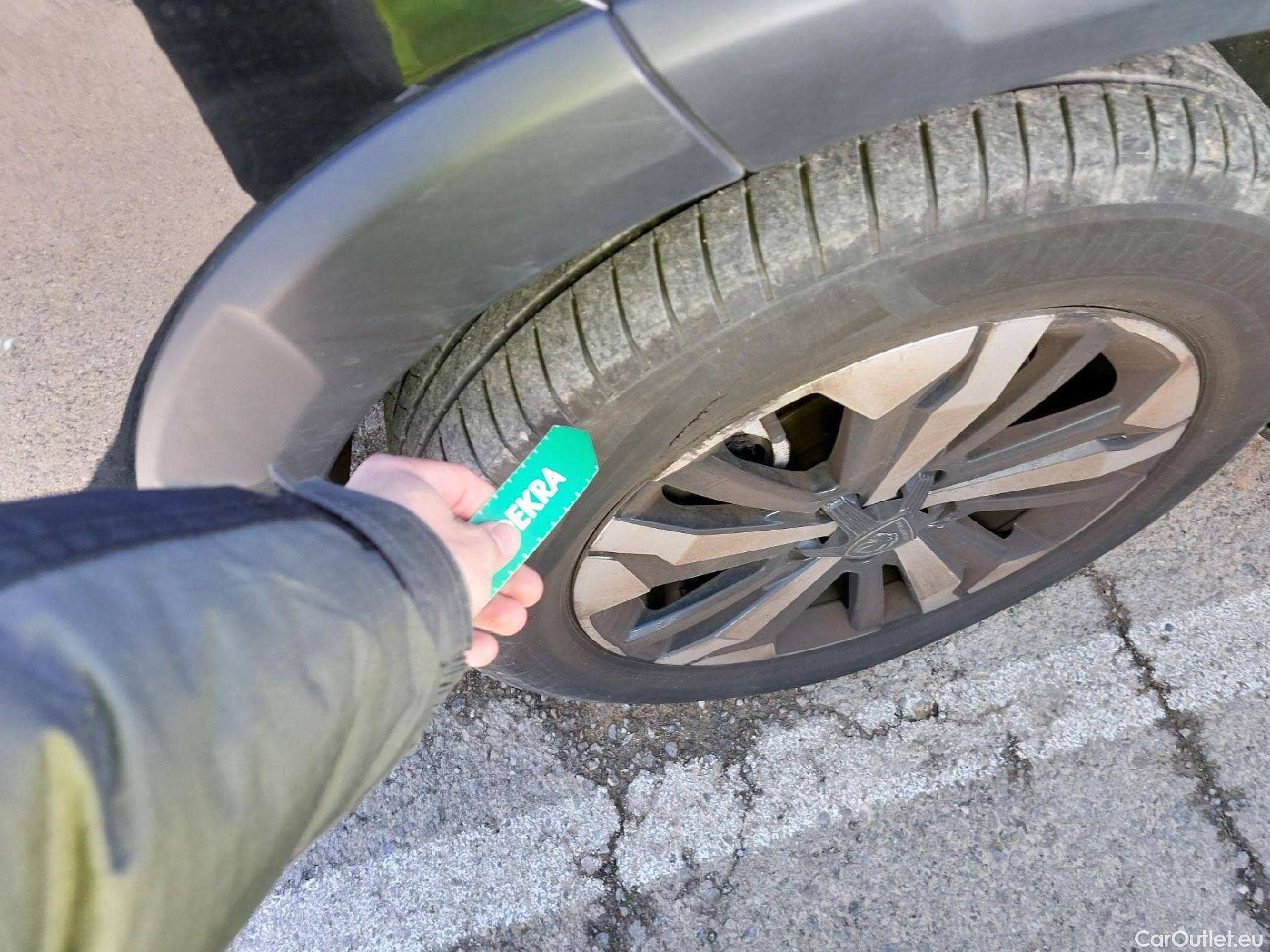  Peugeot  RIFTER PEUGEOT  / 2024 / 5P / combi  GT BlueHDi 130 EAT8 Standard (IND) #11