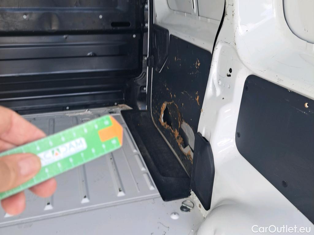  Peugeot  Expert PEUGEOT  / 2016 / 4P / furgón Furgón Premium 1.5 BlueHDi 100 Standard (AC) #24