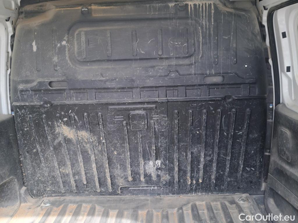  Peugeot  Partner PEUGEOT  / 2018 / 3P / furgón derivado de turismo Pro Standard 1000kg BlueHDi 73kW #56