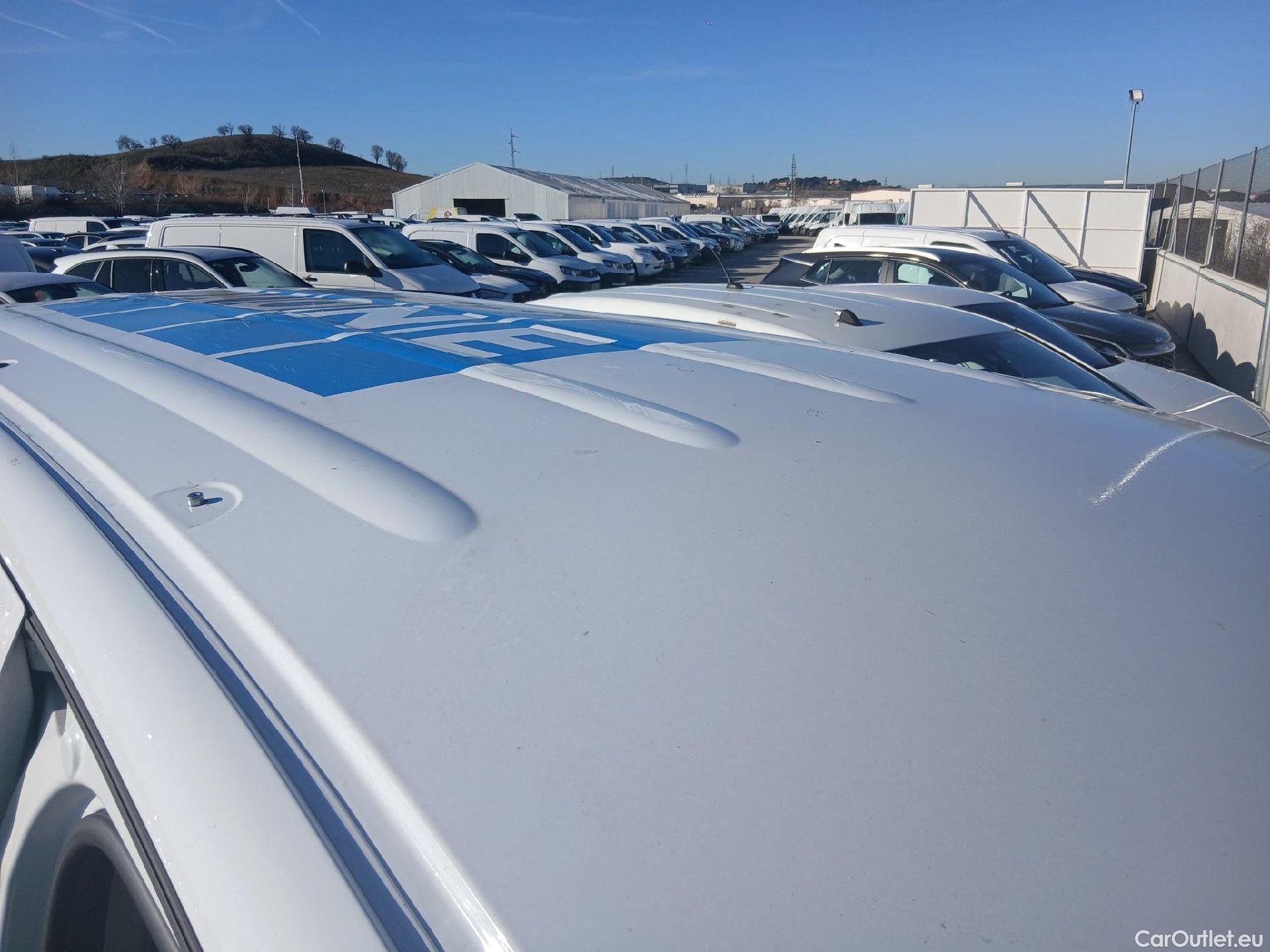  Renault  Kangoo RENAULT  Furgón/2013/4P/furgón derivado de turismo Maxi 2p Blue dCi 70 kW (95CV) #40