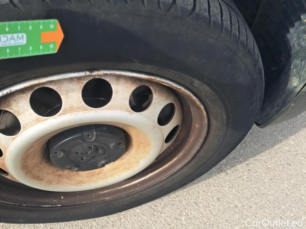  Peugeot  Partner PEUGEOT  / 2018 / 3P / furgón derivado de turismo Pro Standard 1000kg BlueHDi 73kW #69