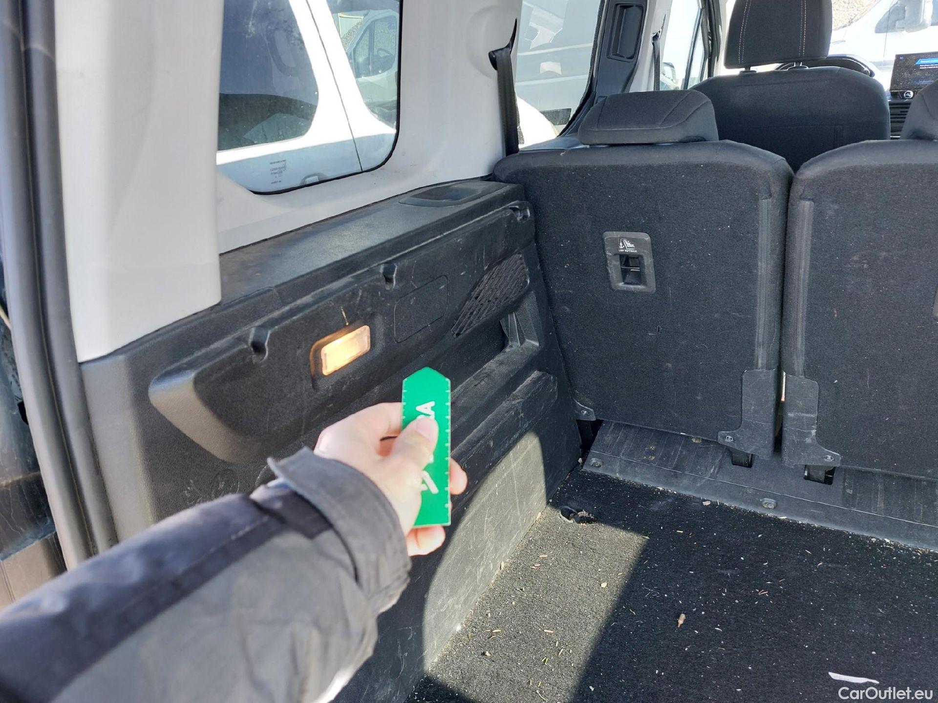  Peugeot  RIFTER PEUGEOT  / 2024 / 5P / combi  GT BlueHDi 130 EAT8 Standard (IND) #22