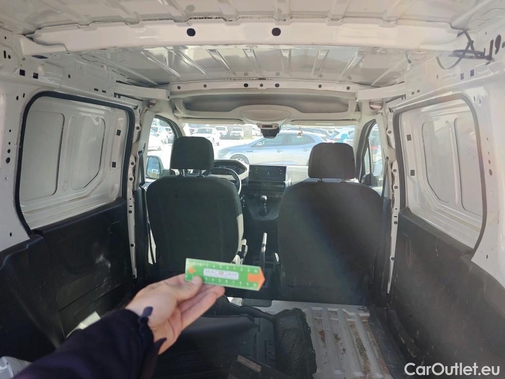  Peugeot  RIFTER PEUGEOT Partner / 2023 / 4P / furgón derivado de turismo Standard 600kg BlueHDi 73kW #33