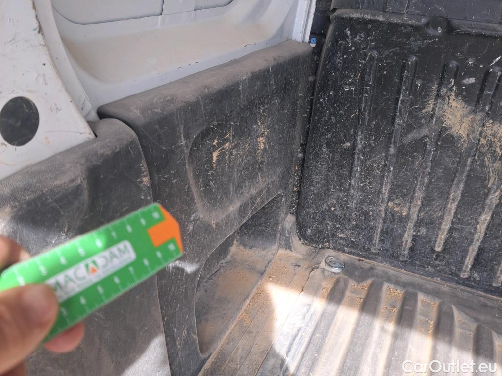  Peugeot  Partner PEUGEOT  / 2018 / 3P / furgón derivado de turismo Pro Standard 1000kg BlueHDi 73kW #34