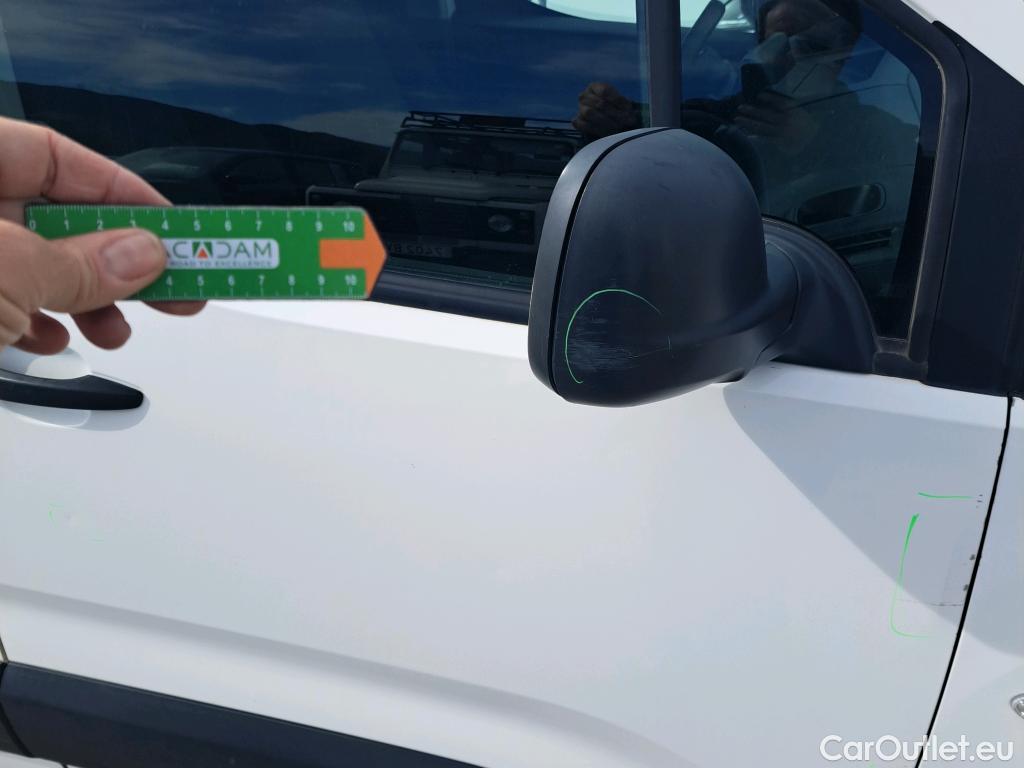  Peugeot  Partner PEUGEOT  / 2018 / 3P / furgón derivado de turismo Pro Standard 1000kg BlueHDi 73kW #99