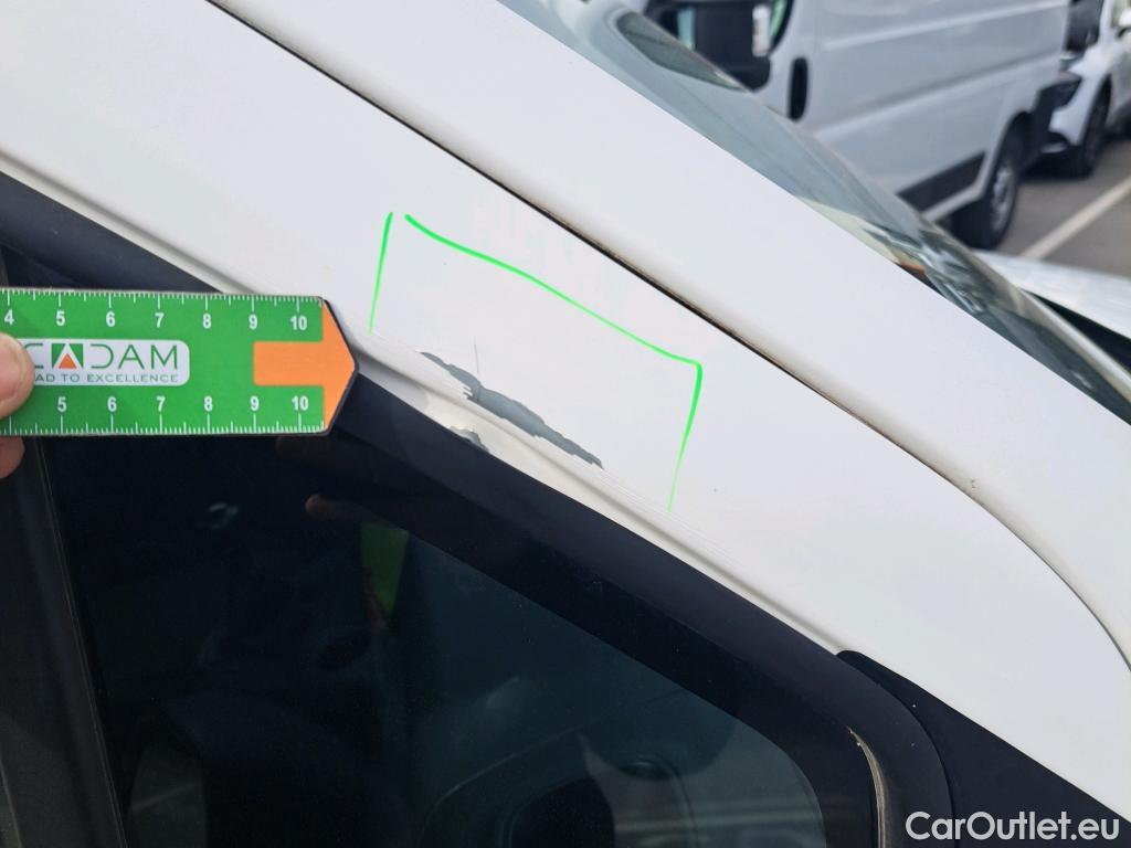  Peugeot  Partner PEUGEOT  / 2018 / 3P / furgón derivado de turismo Pro Standard 1000kg BlueHDi 73kW #38