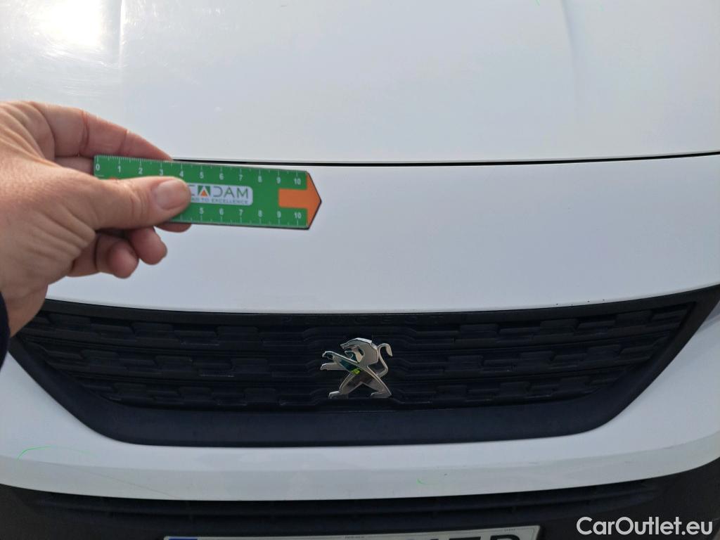  Peugeot  Partner PEUGEOT  / 2018 / 3P / furgón derivado de turismo Pro Standard 1000kg BlueHDi 73kW #92