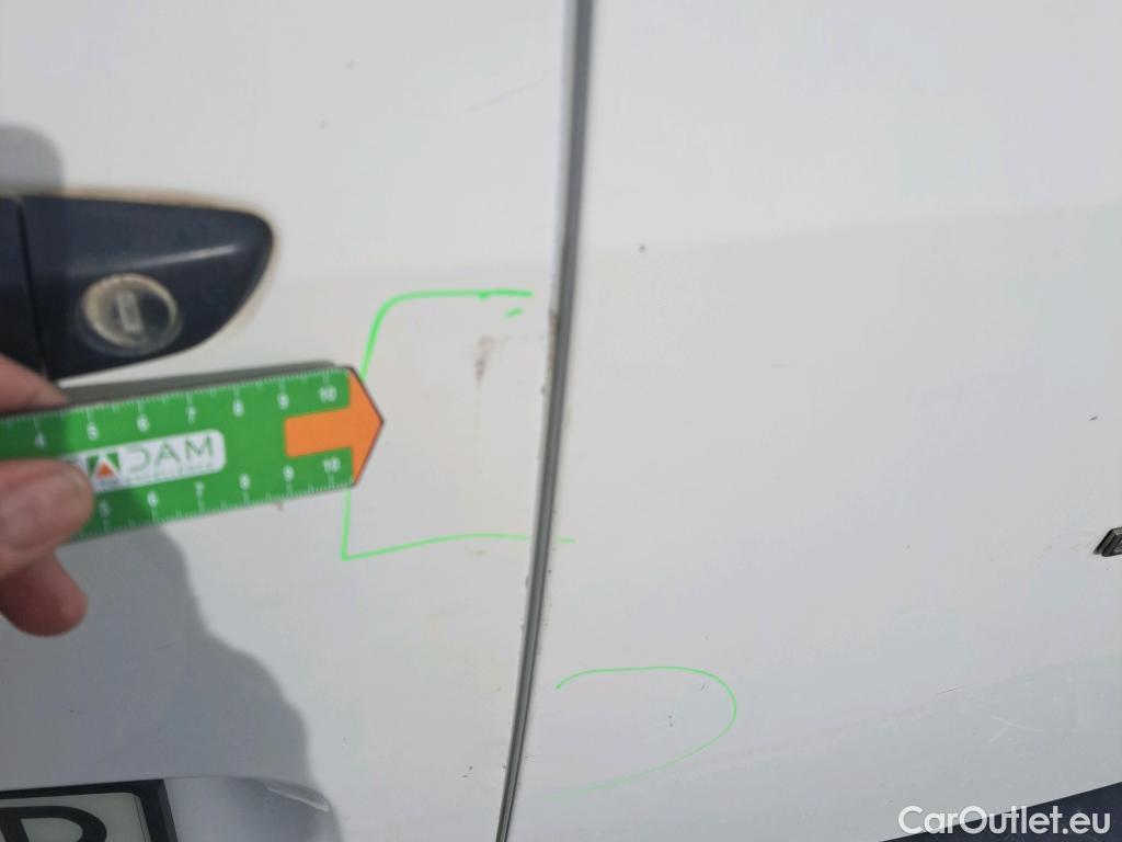  Peugeot  Partner PEUGEOT  / 2018 / 3P / furgón derivado de turismo Pro Standard 1000kg BlueHDi 73kW #29