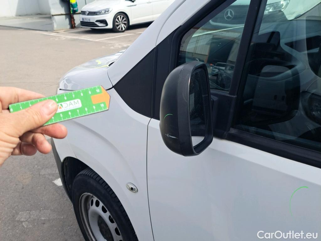  Peugeot  Partner PEUGEOT  / 2018 / 3P / furgón derivado de turismo Pro Standard 1000kg BlueHDi 73kW #97