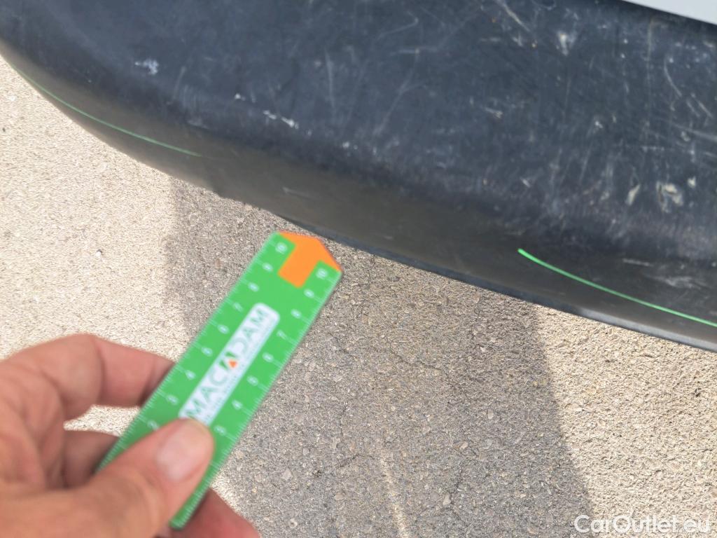  Peugeot  Partner PEUGEOT  / 2018 / 3P / furgón derivado de turismo Pro Standard 1000kg BlueHDi 73kW #47