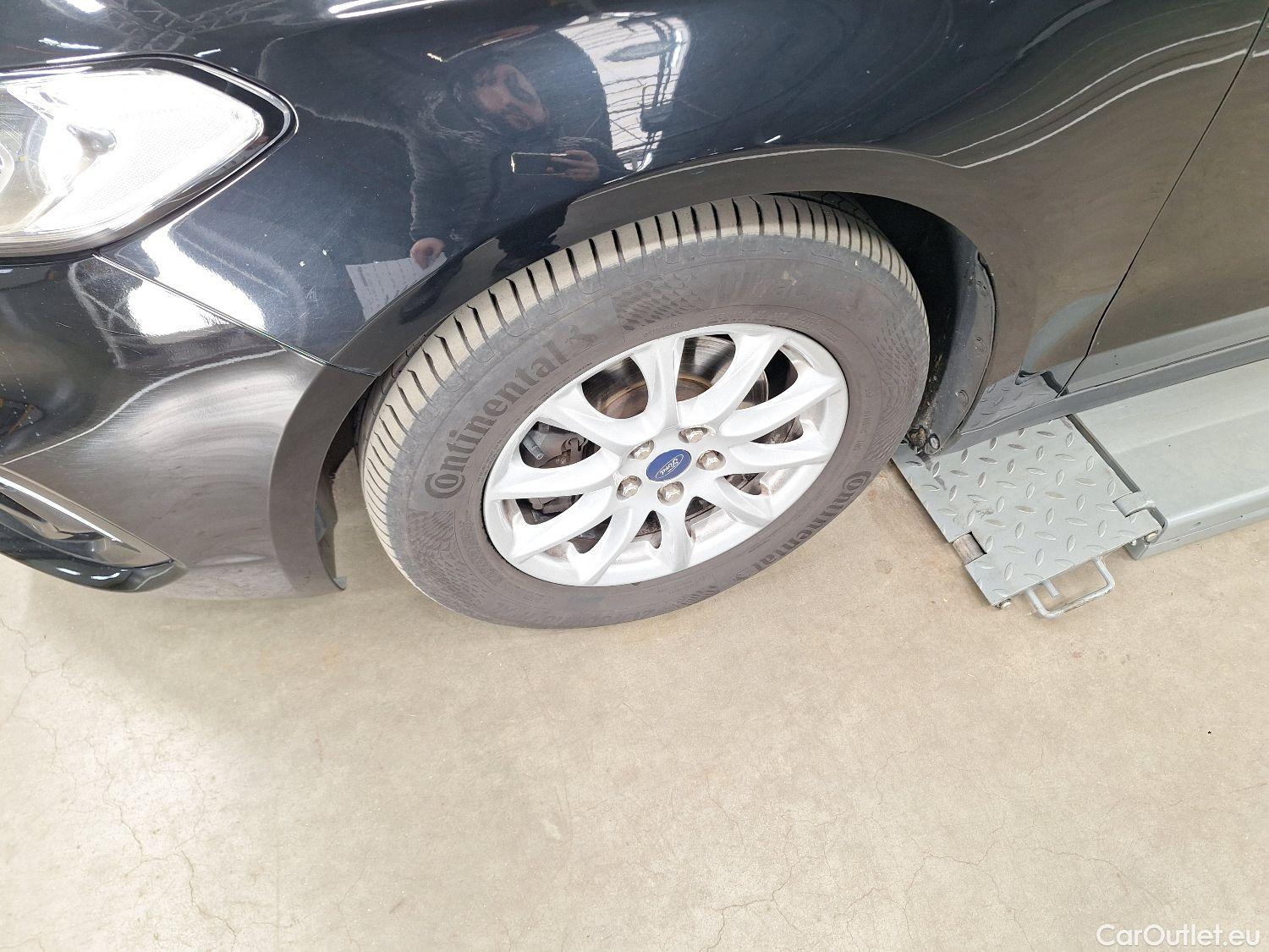  Ford  Mondeo Ford,  5d '14, Ford  2.0 Ecoblue 88kW Business Class 5d #45