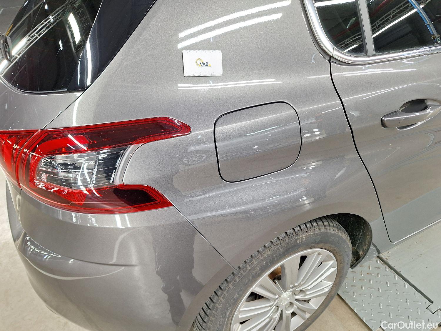  Peugeot  308 Peugeot,  FL'17, Peugeot  1.5 BlueHDi 130 S&S EAT8 Allure 5d #31