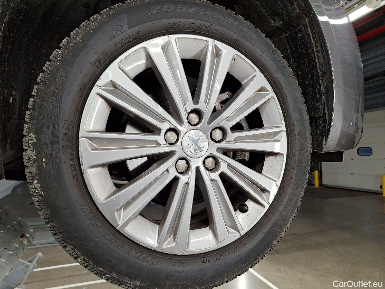  Peugeot  308 Peugeot,  FL'17, Peugeot  1.5 BlueHDi 130 S&S EAT8 Allure 5d #3