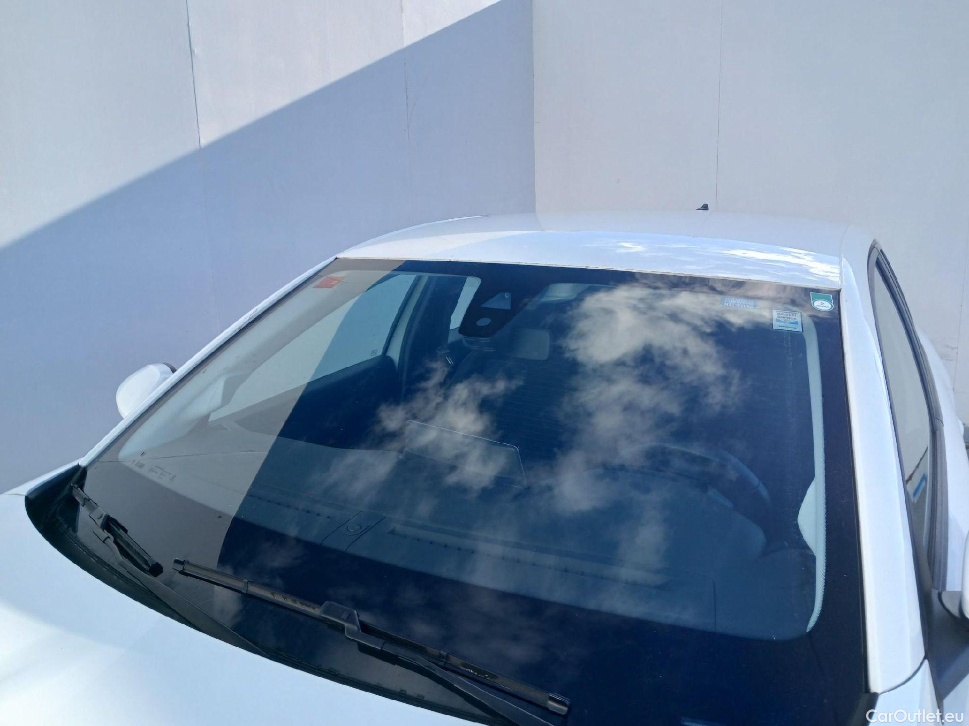  Peugeot  208 PEUGEOT  / 2019 / 5P / berlina con portón BlueHDi 73kW (100CV) Active Pack (AC) #6