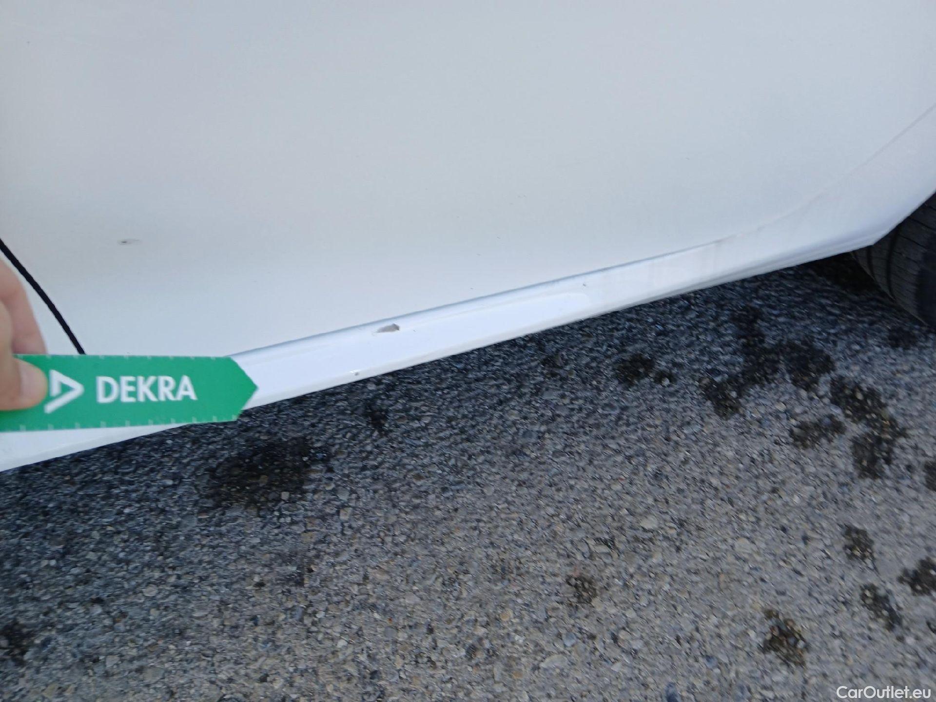  Peugeot  208 PEUGEOT  / 2019 / 5P / berlina con portón BlueHDi 73kW (100CV) Active Pack (AC) #25