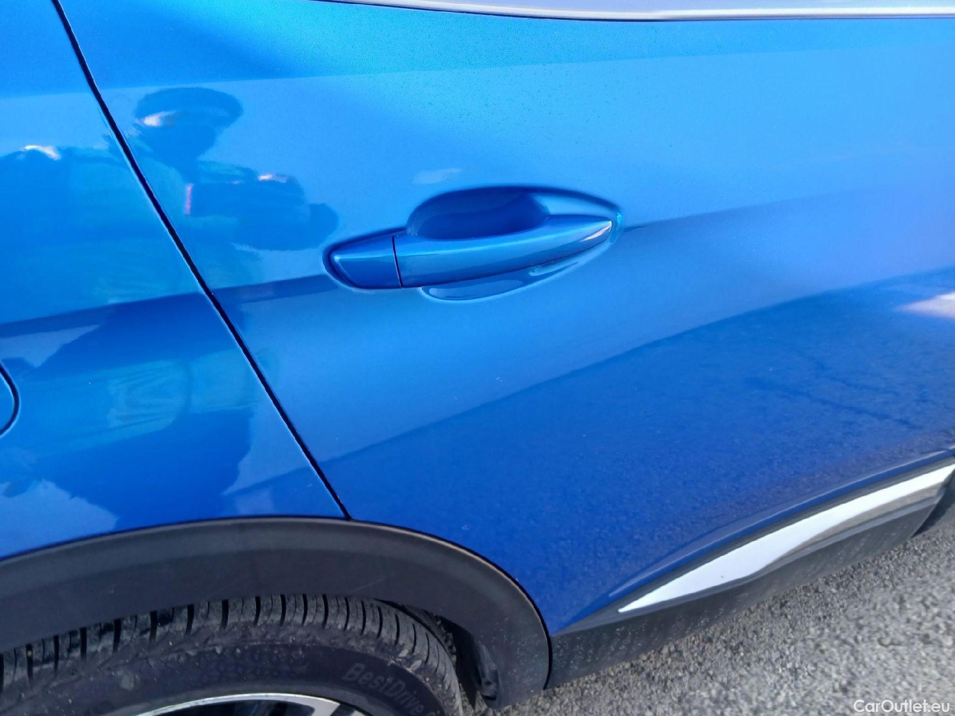  Peugeot  3008 PEUGEOT  Hybrid / 2020 / 5P / todoterreno 225 e-EAT8 GT #26