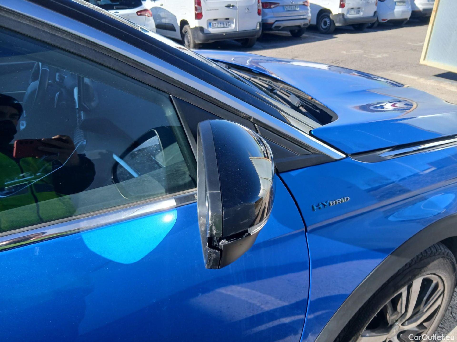  Peugeot  3008 PEUGEOT  Hybrid / 2020 / 5P / todoterreno 225 e-EAT8 GT #30