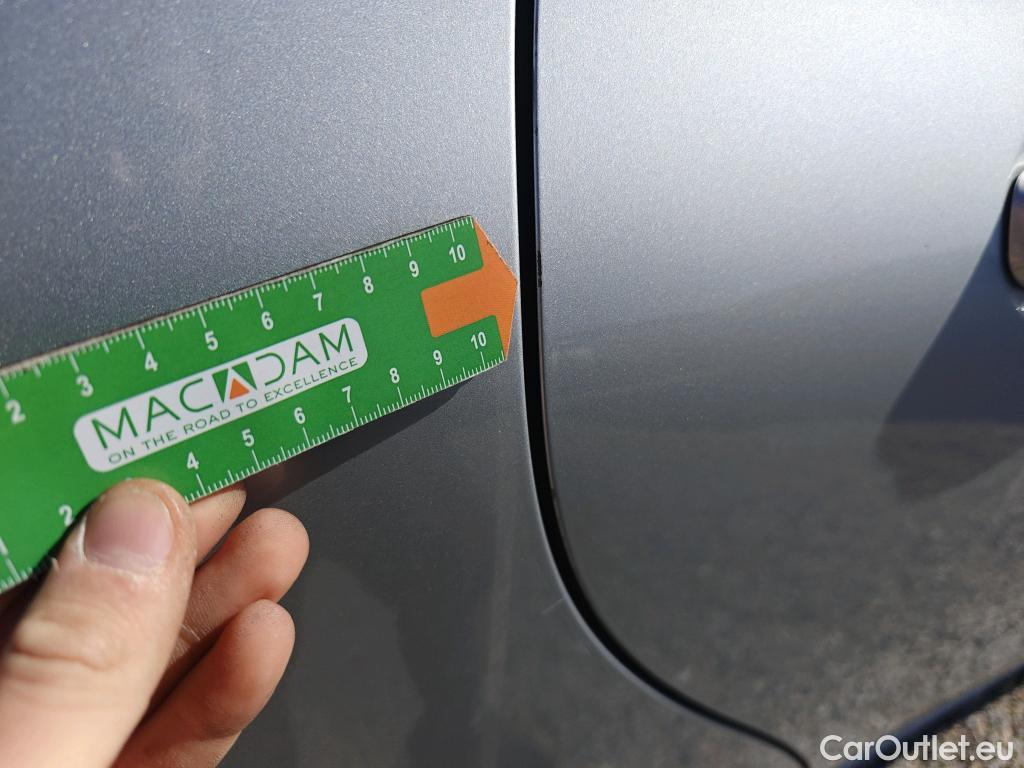  Mercedes  B-Klasse MERCEDES-BENZ Clase B / 2019 / 5P / monovolumen compacto B 180 d #40