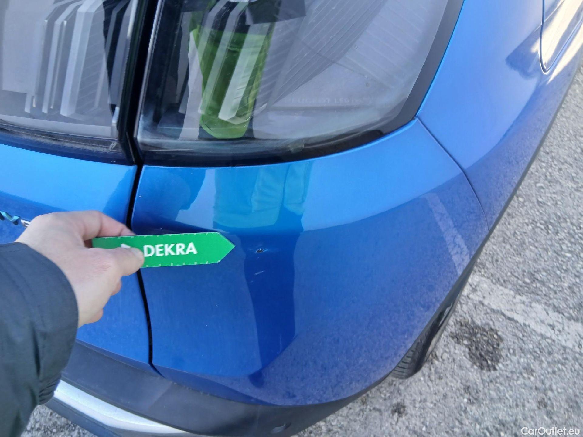  Peugeot  3008 PEUGEOT  Hybrid / 2020 / 5P / todoterreno 225 e-EAT8 GT #19