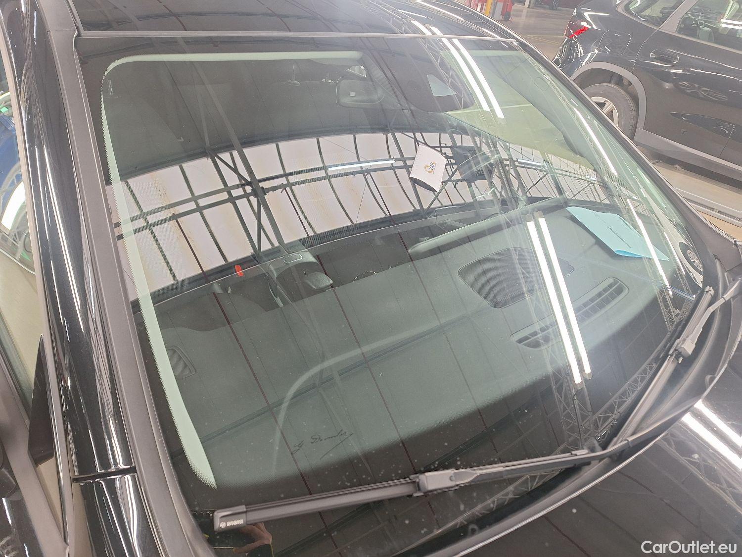  Mercedes  A-Klasse Mercedes, A-Class Berline '18, Mercedes-Benz  Limousine A 180d Business S #24