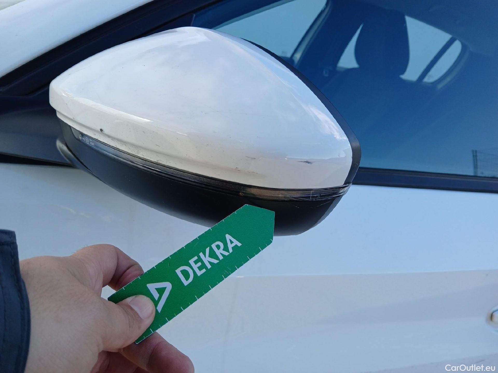  Peugeot  208 PEUGEOT  / 2019 / 5P / berlina con portón BlueHDi 73kW (100CV) Active Pack (AC) #21