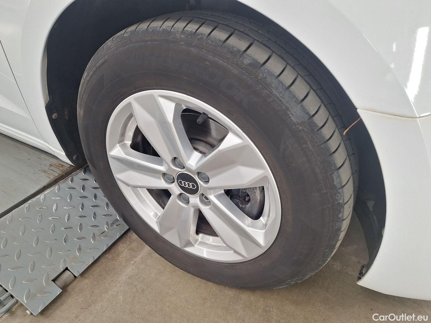  Audi  A1 Sportback Audi, A1 SB '18, Audi  1.0 30 TFSI 85kW S tronic 5d #37