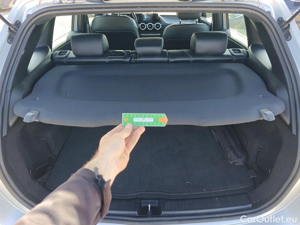  Mercedes  B-Klasse MERCEDES-BENZ Clase B / 2019 / 5P / monovolumen compacto B 180 d #50