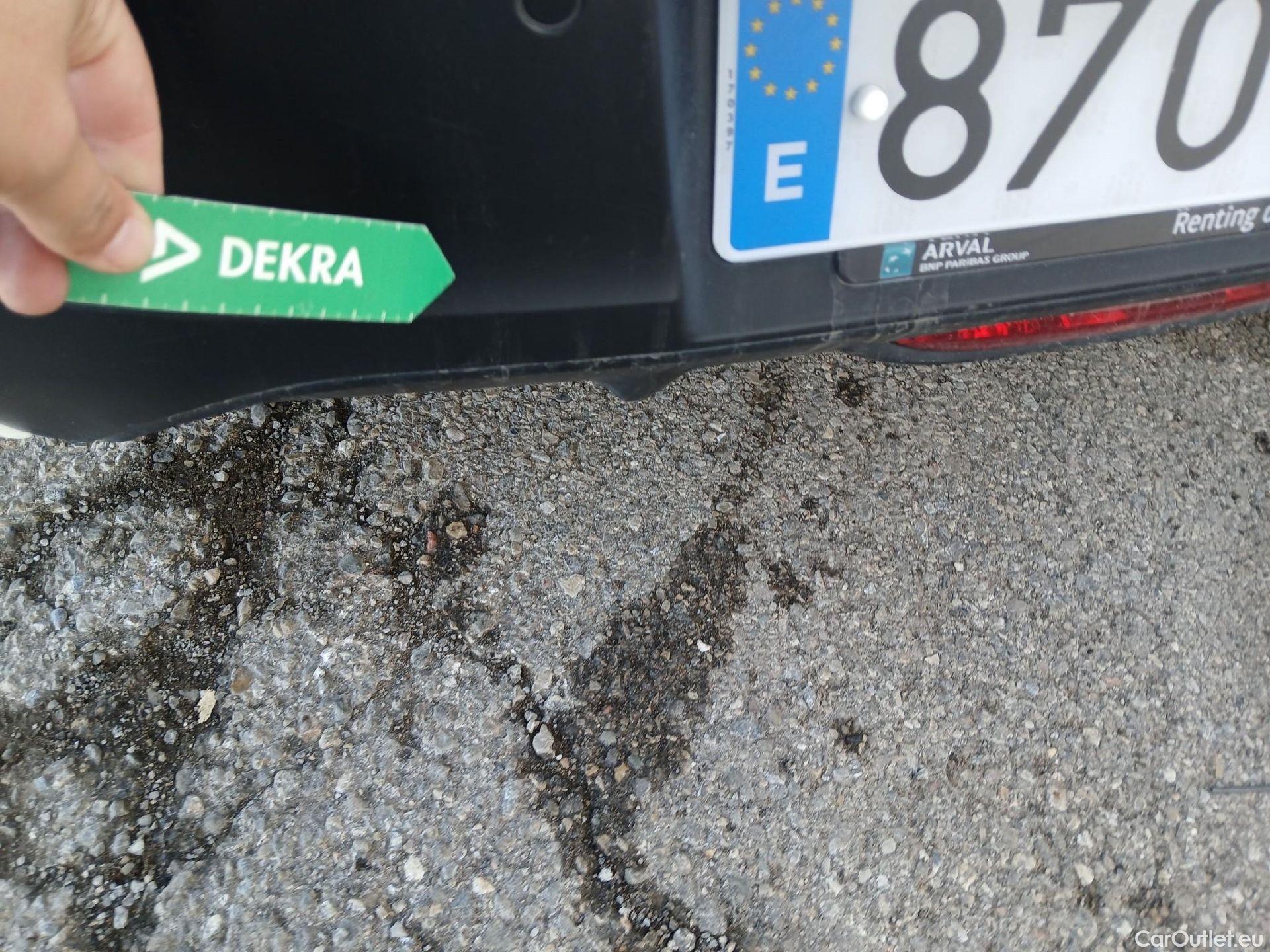  Peugeot  208 PEUGEOT  / 2019 / 5P / berlina con portón BlueHDi 73kW (100CV) Active Pack (AC) #36