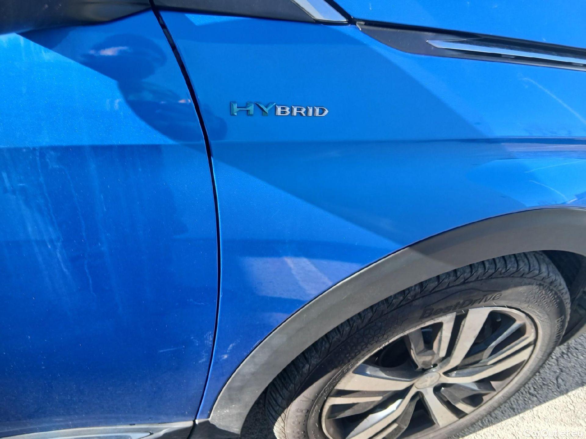  Peugeot  3008 PEUGEOT  Hybrid / 2020 / 5P / todoterreno 225 e-EAT8 GT #32