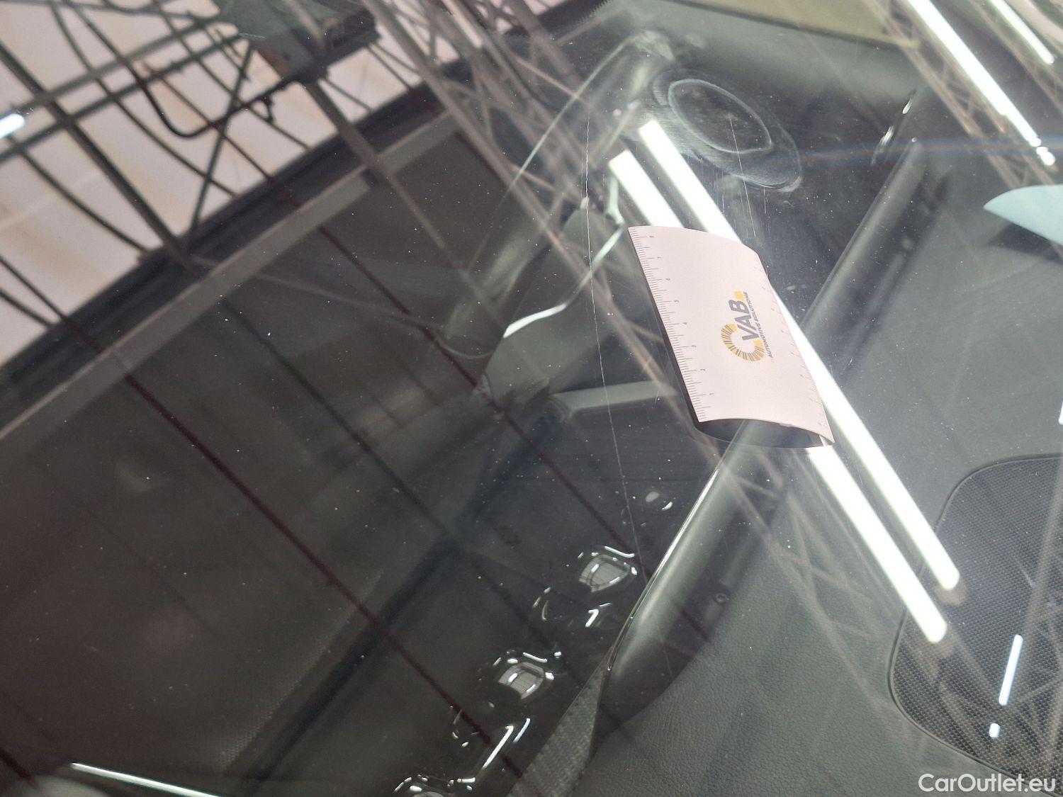  Mercedes  A-Klasse Mercedes, A-Class Berline '18, Mercedes-Benz  Limousine A 180d Business S #25