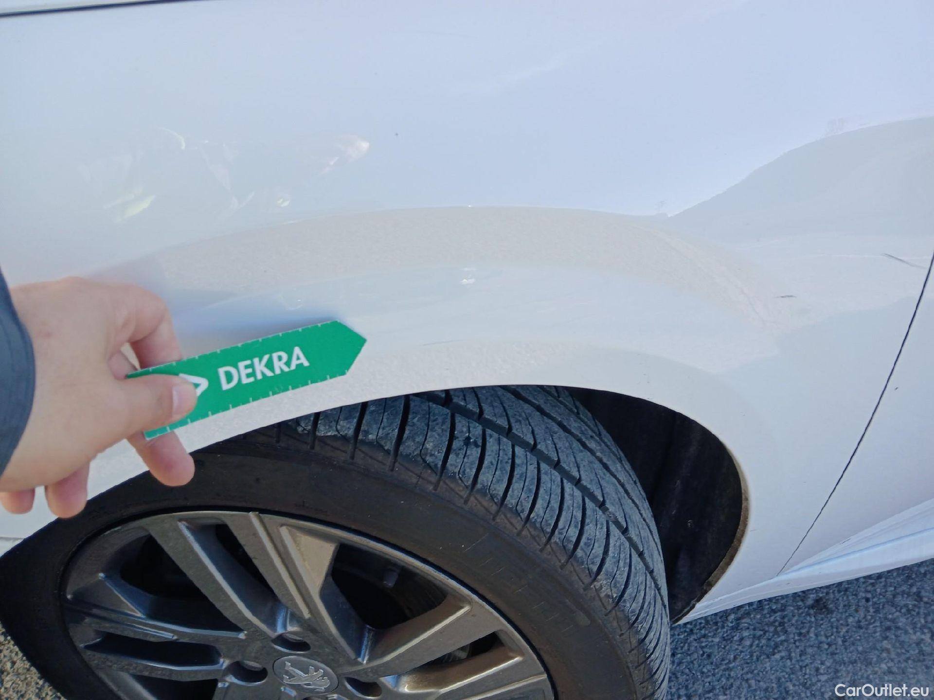  Peugeot  208 PEUGEOT  / 2019 / 5P / berlina con portón BlueHDi 73kW (100CV) Active Pack (AC) #12