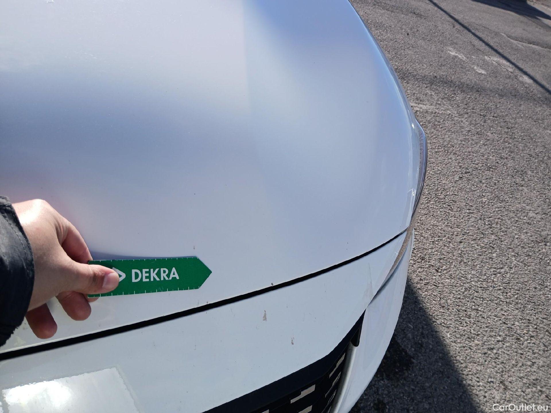  Peugeot  208 PEUGEOT  / 2019 / 5P / berlina con portón BlueHDi 73kW (100CV) Active Pack (AC) #8