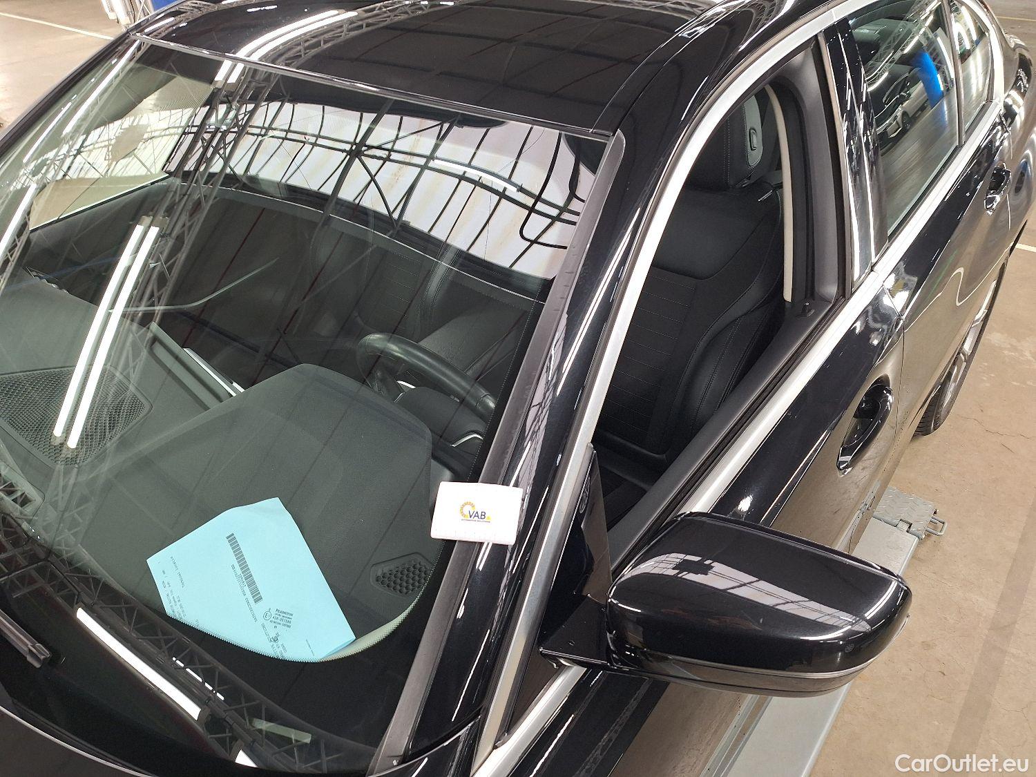  Bmw  Serie 3 BMW, 3-serie '18, BMW 3 Reeks Berline 318dA (110 kW) 4d #29