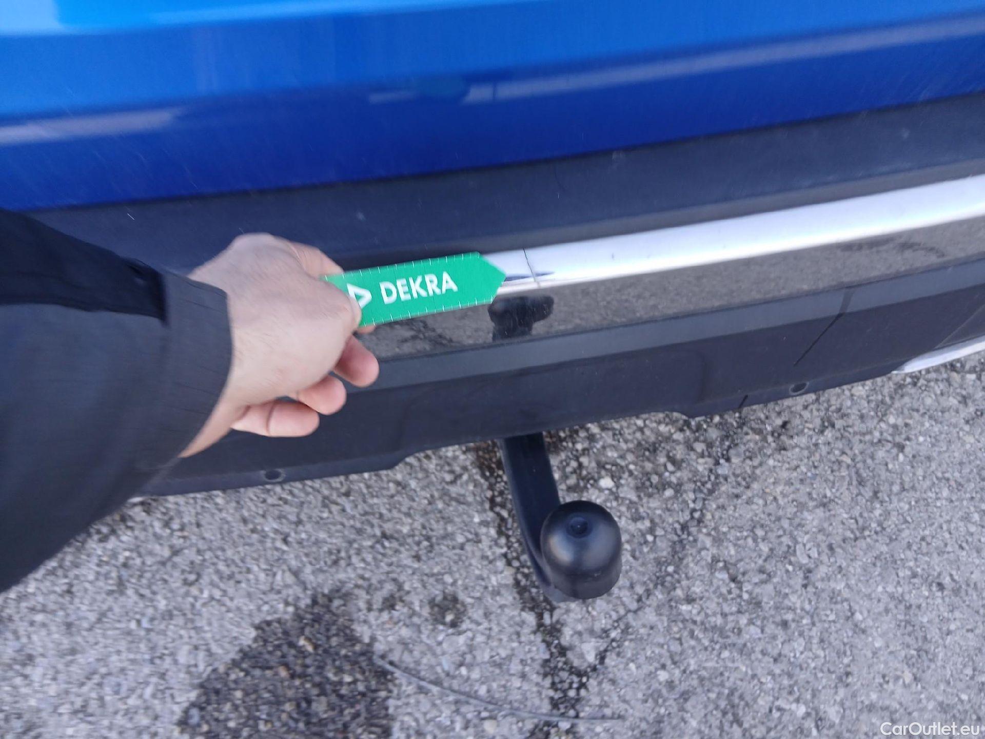  Peugeot  3008 PEUGEOT  Hybrid / 2020 / 5P / todoterreno 225 e-EAT8 GT #15