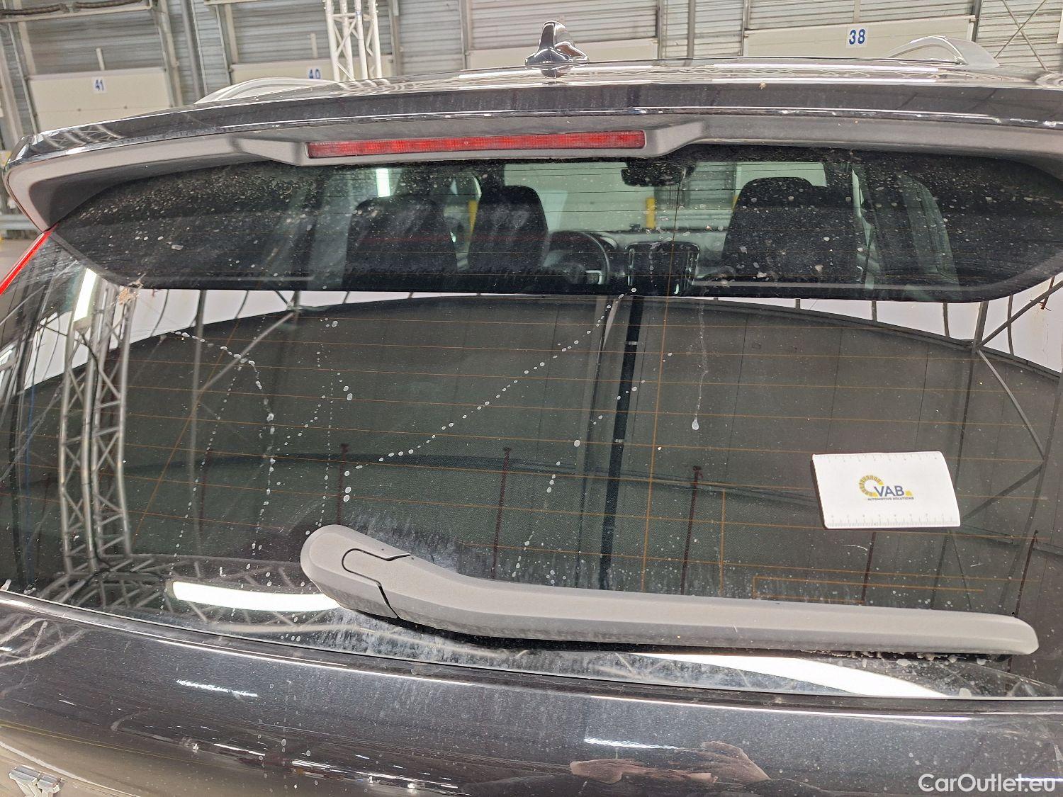  Volvo  XC 40 Volvo, XC40 '17, Volvo XC40 T3 Geartronic Momentum Pro 5d #39