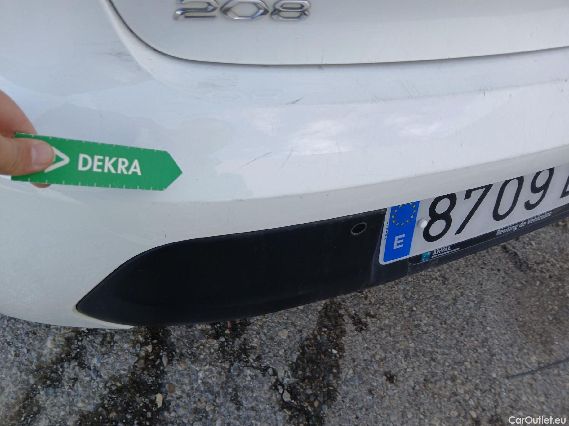  Peugeot  208 PEUGEOT  / 2019 / 5P / berlina con portón BlueHDi 73kW (100CV) Active Pack (AC) #31