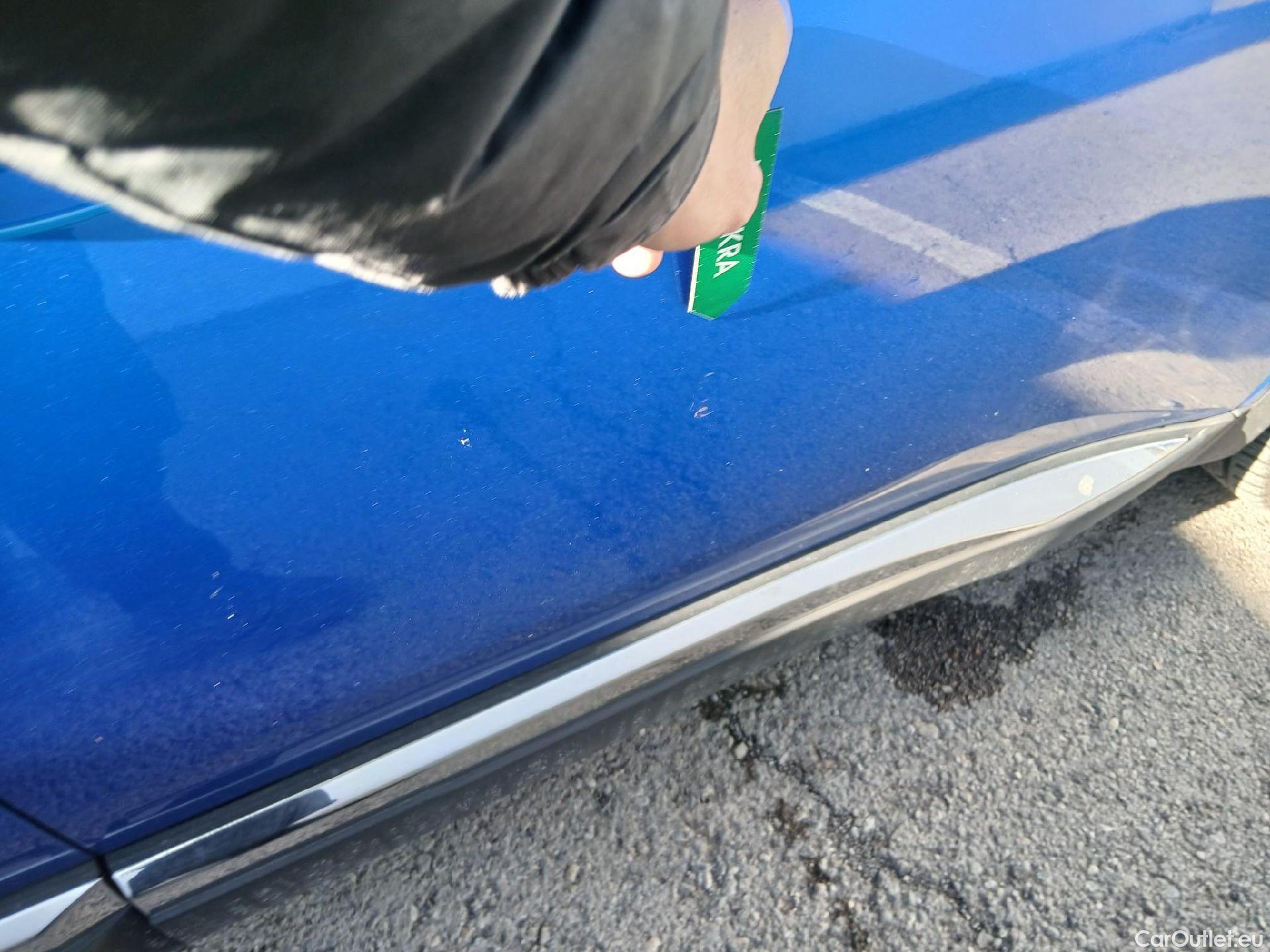  Peugeot  3008 PEUGEOT  Hybrid / 2020 / 5P / todoterreno 225 e-EAT8 GT #27